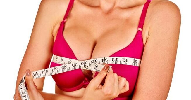 Breasts that have become larger after applying compresses